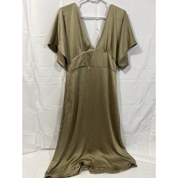 NWT Oak+Fort SATIN BUTTERFLY SLEEVE MIDI DRESS - Picture 2 of 6